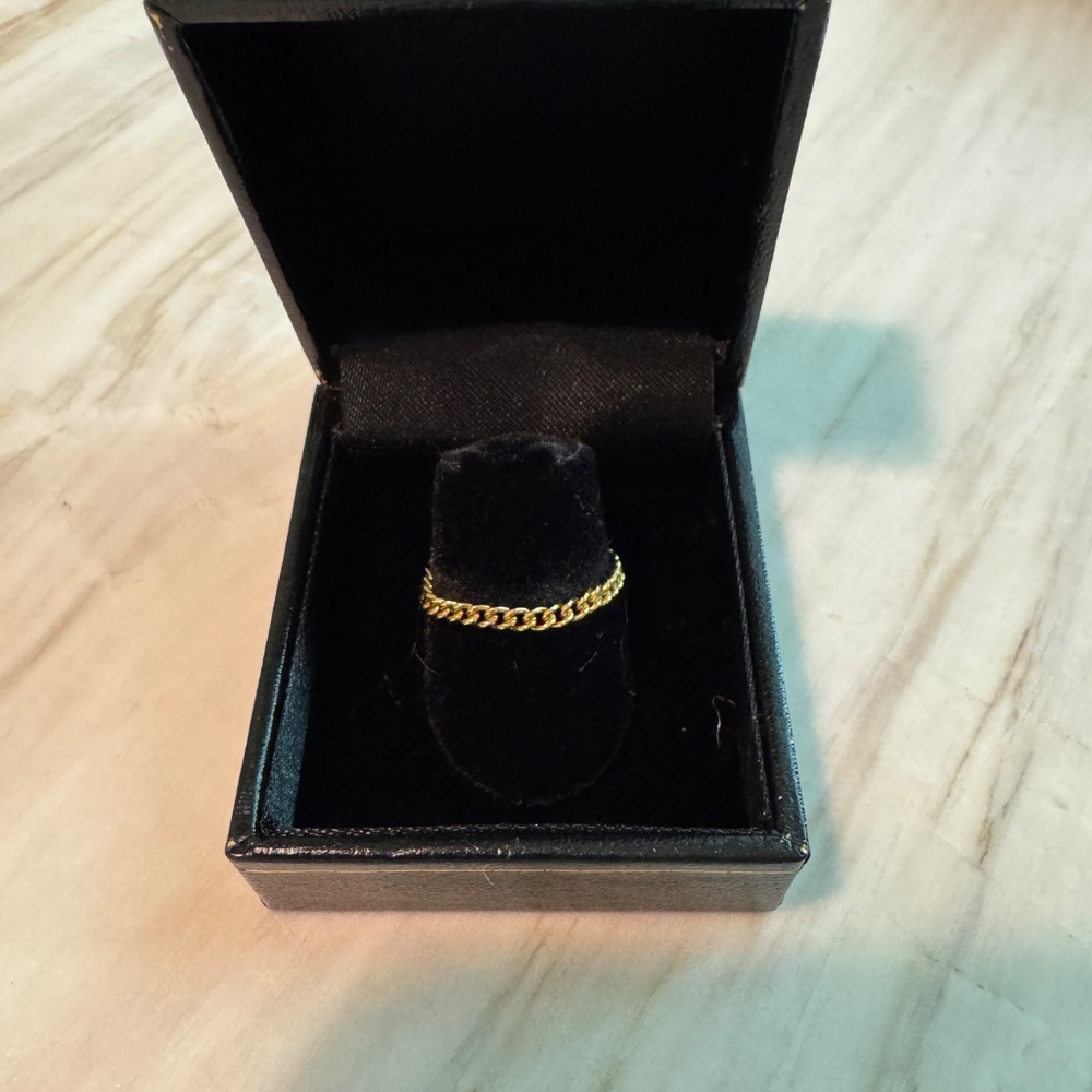 Gold ring - Picture 6 of 6